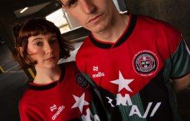 Bohemian FC lança camisola para apoiar Cuba em colaboração com os Massive Attack