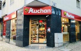 Trabalhadores afirmam: «Auchan tem todas as condições para melhorar as nossas vidas»