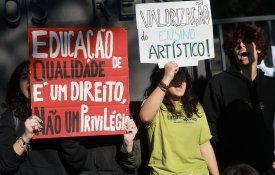 Estudantes do Secundário estão em luta: faltam professores, sobram problemas