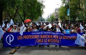 Professores chilenos não se deixam intimidar e continuam em greve