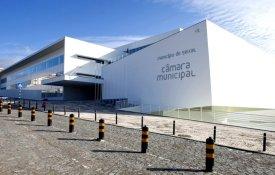 Governo transferiu a acção social, mas o dinheiro não