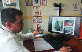 Nos rigores de El Alto, médicos cubanos ajudam crianças com necessidades especiais