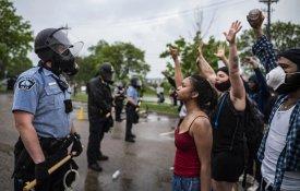«Não consigo respirar»: grandes protestos em Minneapolis após morte de afro-americano