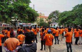 Estafetas da Swiggy protestam na Índia contra a enorme exploração