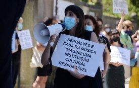 Serralves recusa integrar falsos recibos verdes