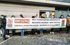 Greve por mais funcionários nas escolas de Canelas
