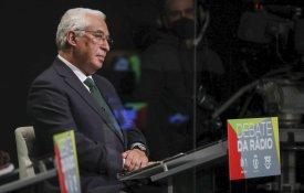 Acantonado na ideia de maioria absoluta, PS recusa convergências