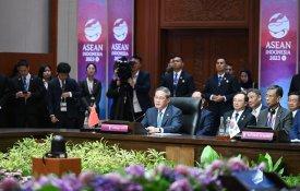 Em Jacarta, China pediu a países asiáticos que se centrem no desenvolvimento pacífico