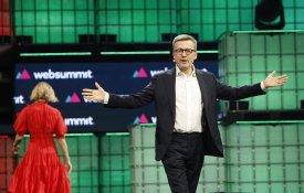 Celebrar o 25 de Abril? Moedas opta por dar 75 mil euros ao «Chic-nic»
