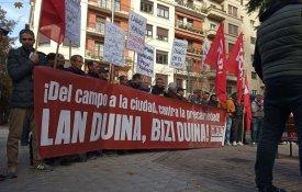 Trabalhadores agrícolas nas ruas de Pamplona contra a precariedade