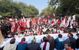 Muitos milhares de estudantes em Déli contra a política educativa de Modi