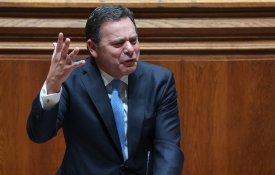 «Programa Acelerar a Economia» desenhado para beneficiar grandes empresas