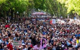 Milhares saíram à rua para celebrar a Revolução