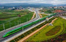 Linha Ferroviária China-Laos reforça ligações e promove desenvolvimento