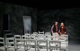 Teatro da Comuna põe em palco «As Cadeiras» de Ionesco