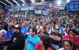 Frente sindical argentina unida por salários, soberania e trabalho com direitos