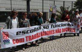 Funcionários impedidos de trabalhar no Agrupamento de Escolas António Gedeão
