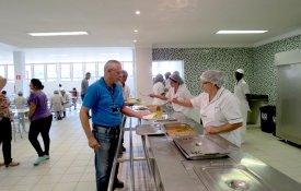 Greve dos serviços hospitalares e refeitórios por melhores salários